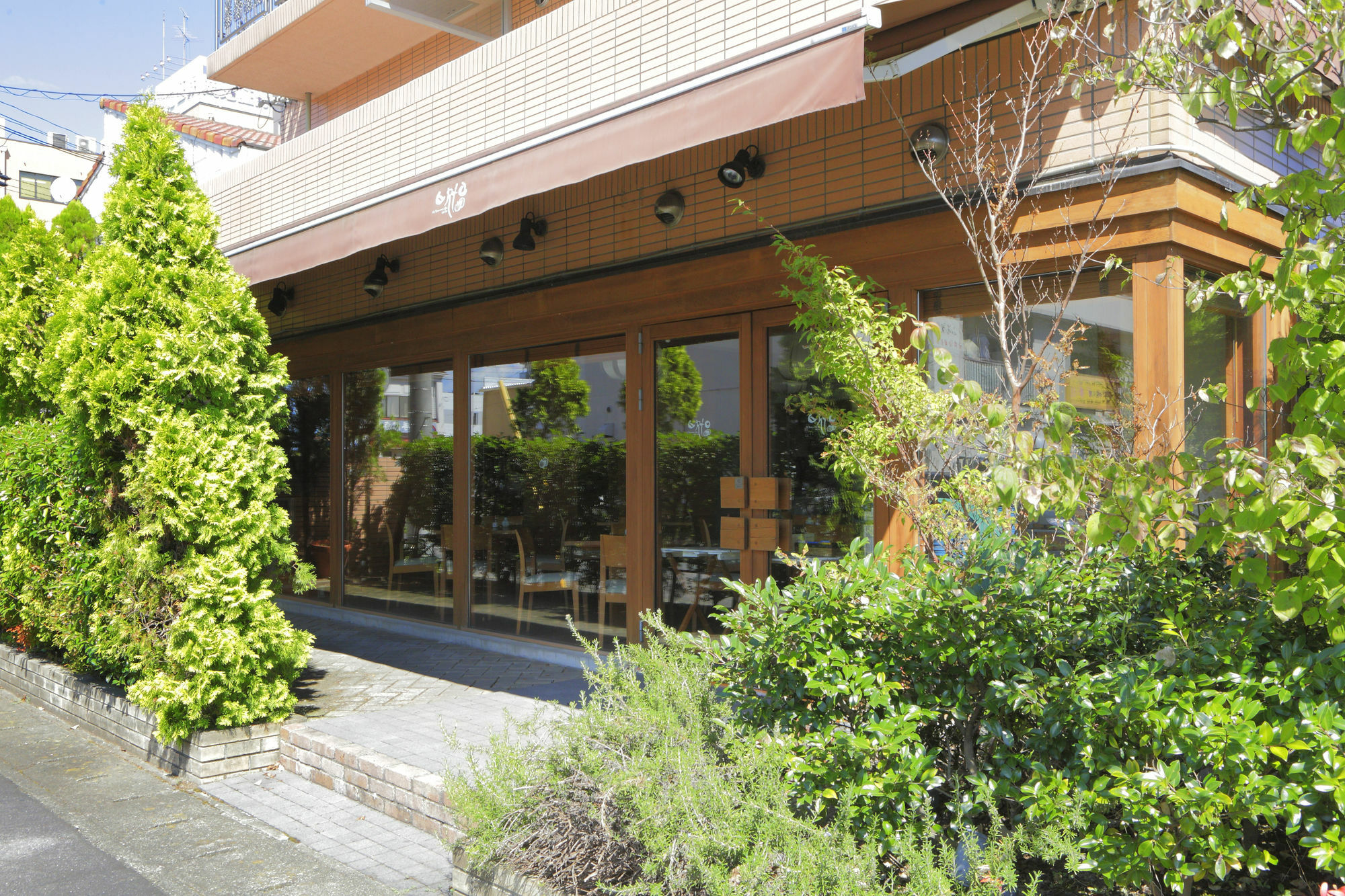Park Hotel Kani Bagian luar foto
